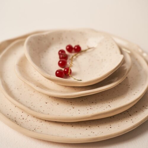 Zestaw talerzy w kolorze GROUND PEPPER